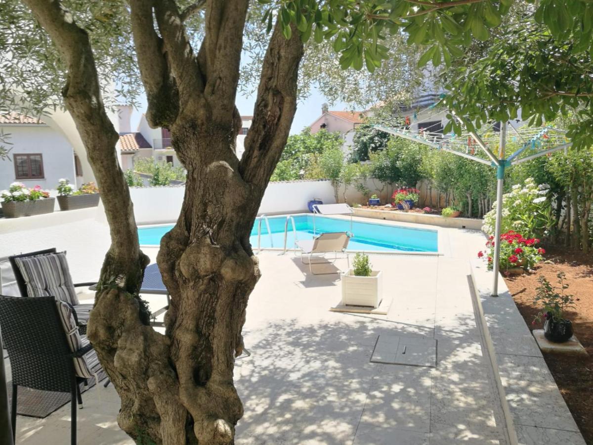 Ferienhaus Bozena Appartment 1 เวอร์ซาร์ ภายนอก รูปภาพ