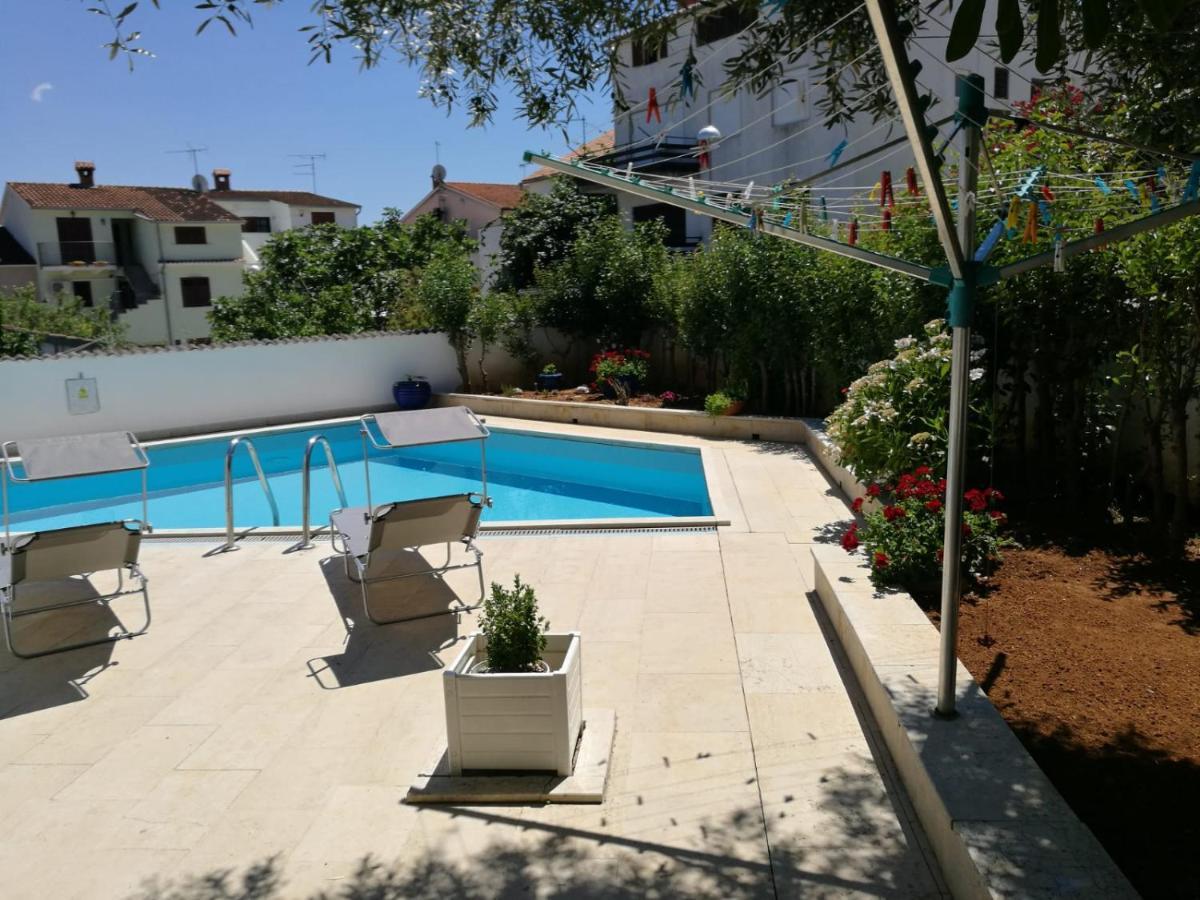 Ferienhaus Bozena Appartment 1 เวอร์ซาร์ ภายนอก รูปภาพ