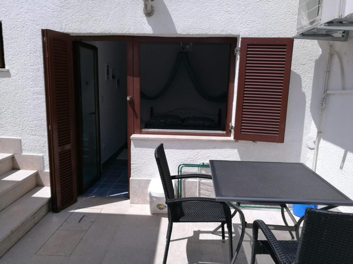 Ferienhaus Bozena Appartment 1 เวอร์ซาร์ ภายนอก รูปภาพ