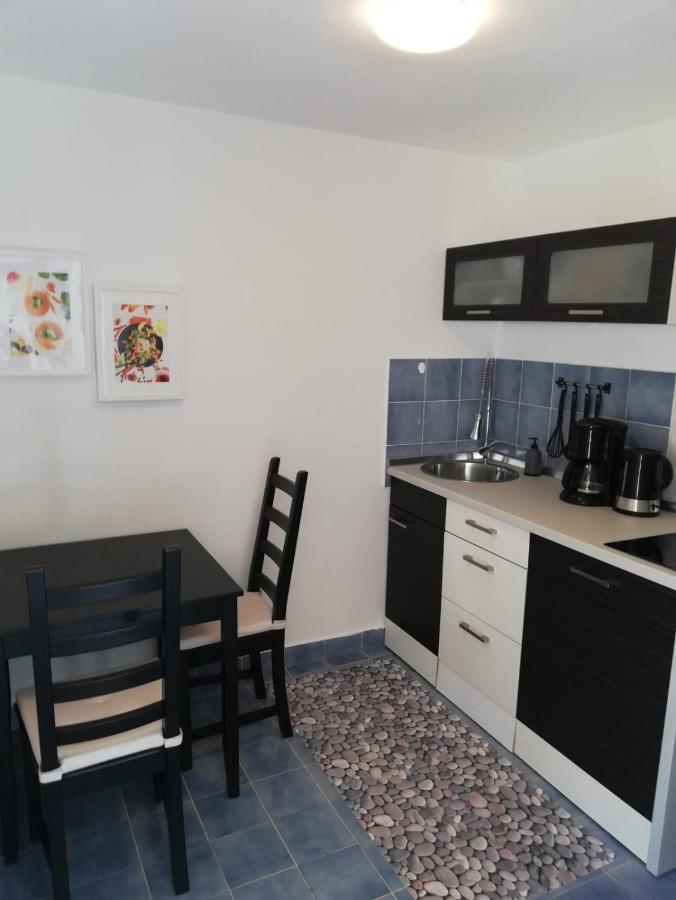 Ferienhaus Bozena Appartment 1 เวอร์ซาร์ ภายนอก รูปภาพ